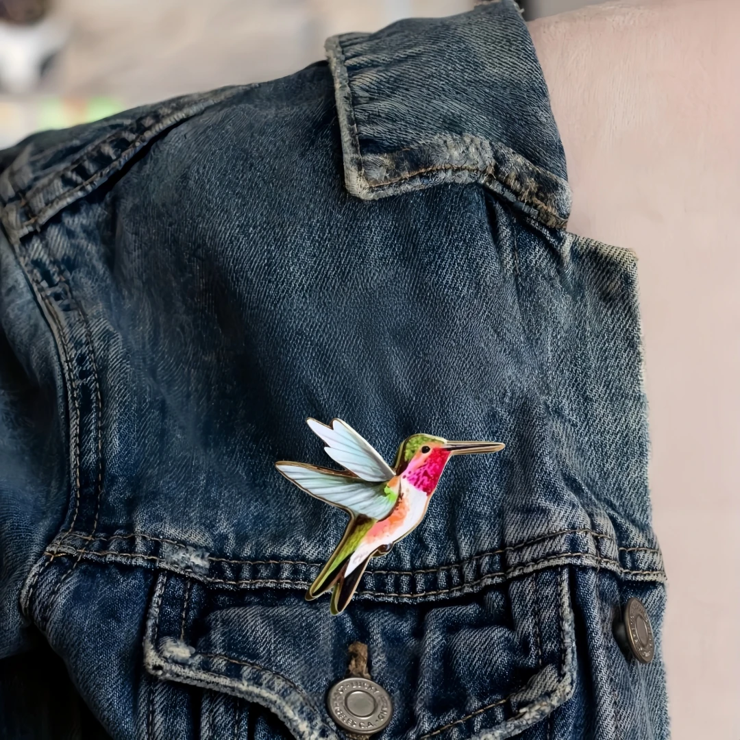 Creative Bird Metal Badge Beautiful Hummingbird Hard Enamel Pin Animal Brooch for Jewelry Accessory Gifts for Birds Lovers'