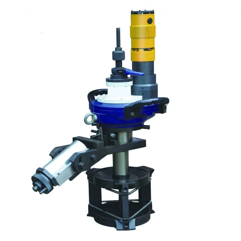 I.D.-Mounted pipe shaving tool/beveling machine used in pipeline construction/maintenance