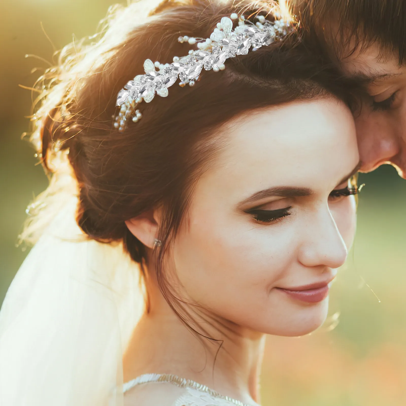 

Rhinestone Close Chain Trim Crystal Rhinestone Decorative DIY Clothing Embellishment Trim for Wedding Veil Cross Stitch Handbag