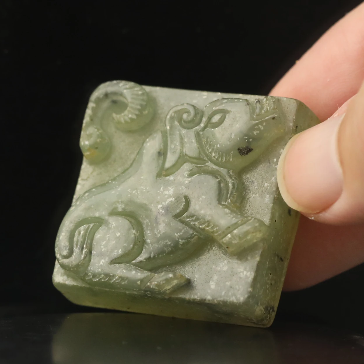 الصين اليشم الطبيعي منحوتة تمثال التنين ختم قلادة قلادة e