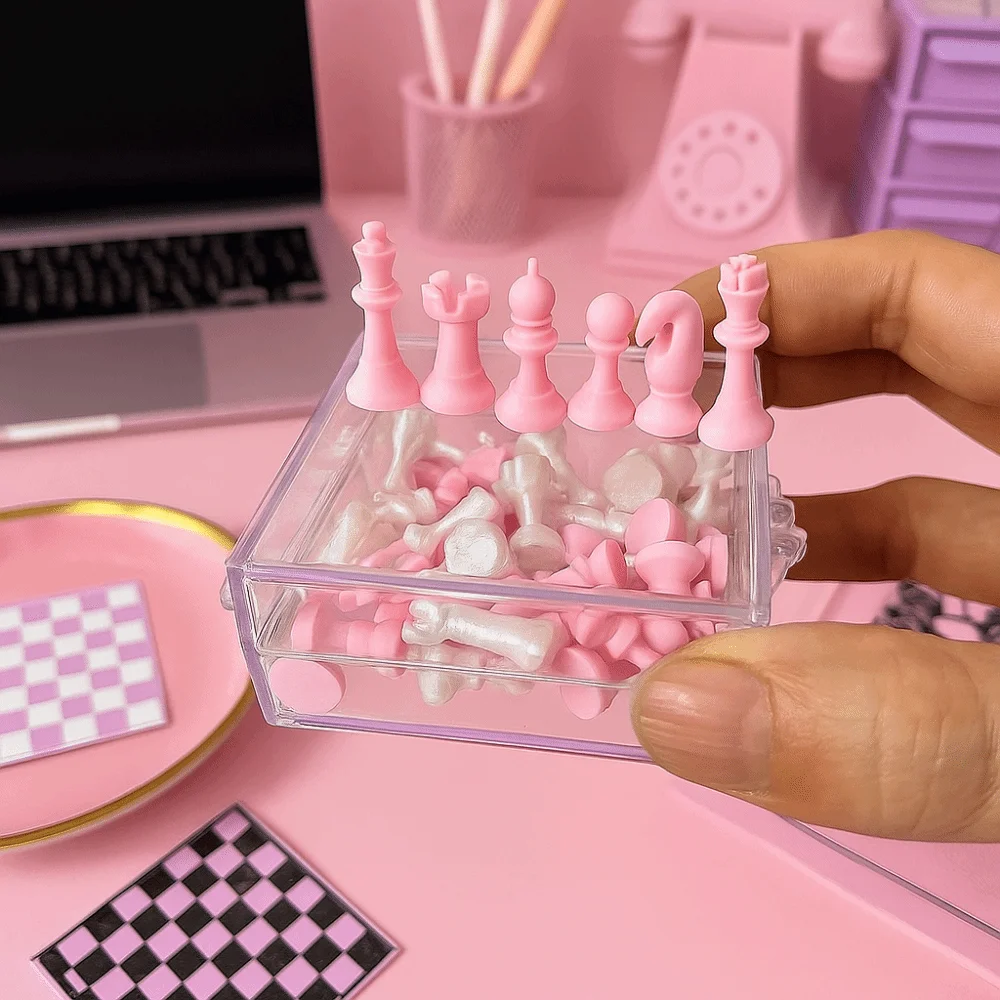 Chessboard Mini Pocket Size Chess Set 1/12 Scale Handmade International Chess Standard Miniature Size International Chess Set