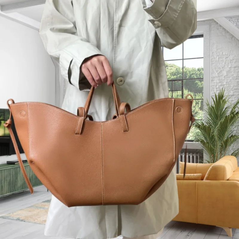 

New wing bag, large capacity shoulder bag, versatile tote bag, high-end feel, hand-held bag, trendy