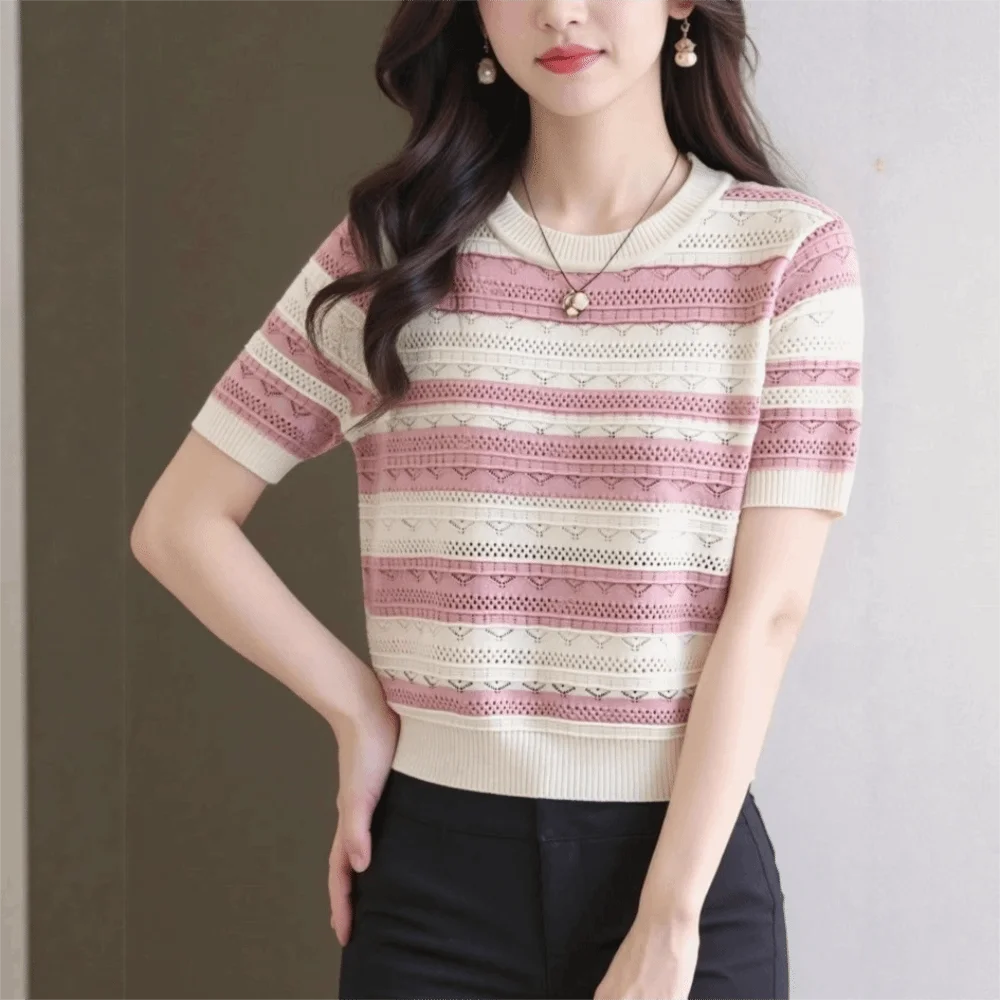 camiseta-de-malha-listrada-feminina-com-toque-fresco-ombro-regular-corte-solto-e-mangas-curtas