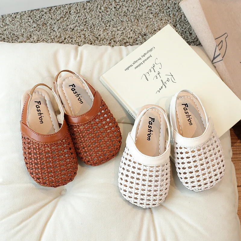 

Soft Sole Retro Princess Slippers Beach Shoes Baby Girls Shoes Braided Sandals for Girls Kids Fashion Hollow Out Leather Shoe