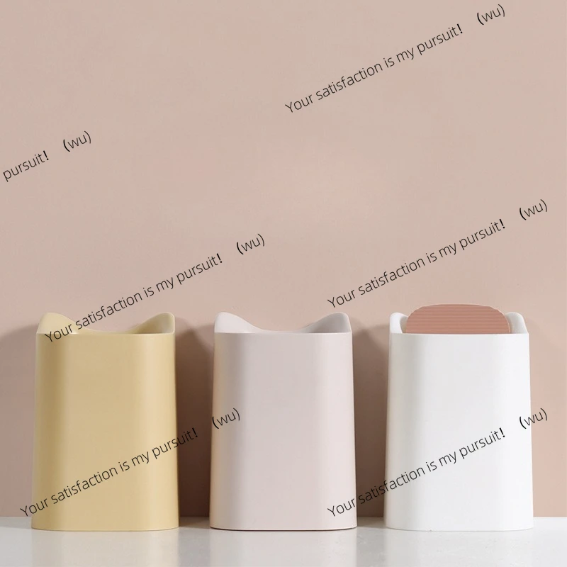 Creative Desktop Trash Can Household Coffee Table Bedside Desk Plastic Mini Fashion Swing Lid Trash Can with Lid Garbage Can