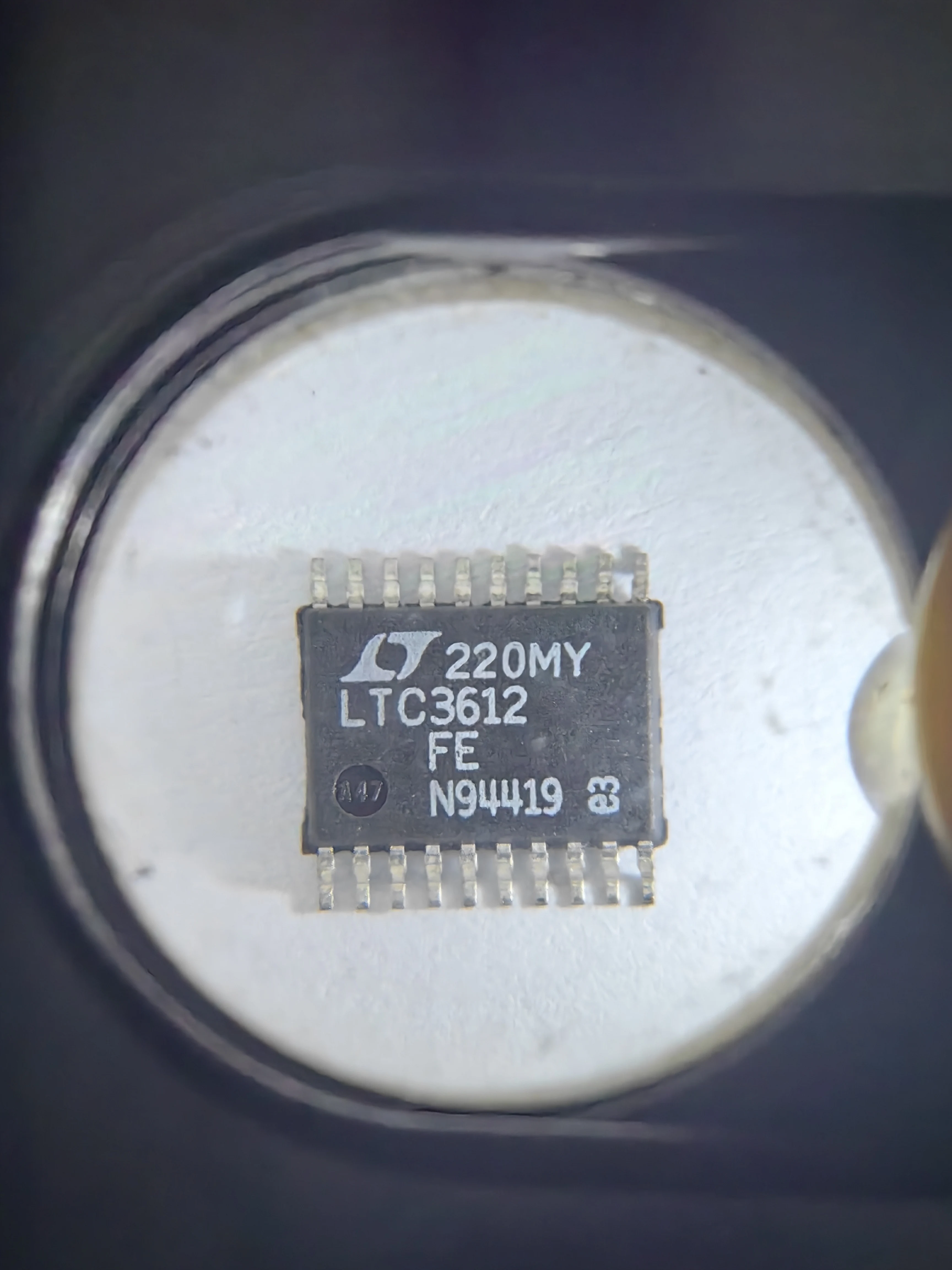 LTC3612EFE LTC3612IFE LTC3612EUDC LTC3612IUDC ltc3612-3a, convertidor de reductor sincrónico de 4MHz