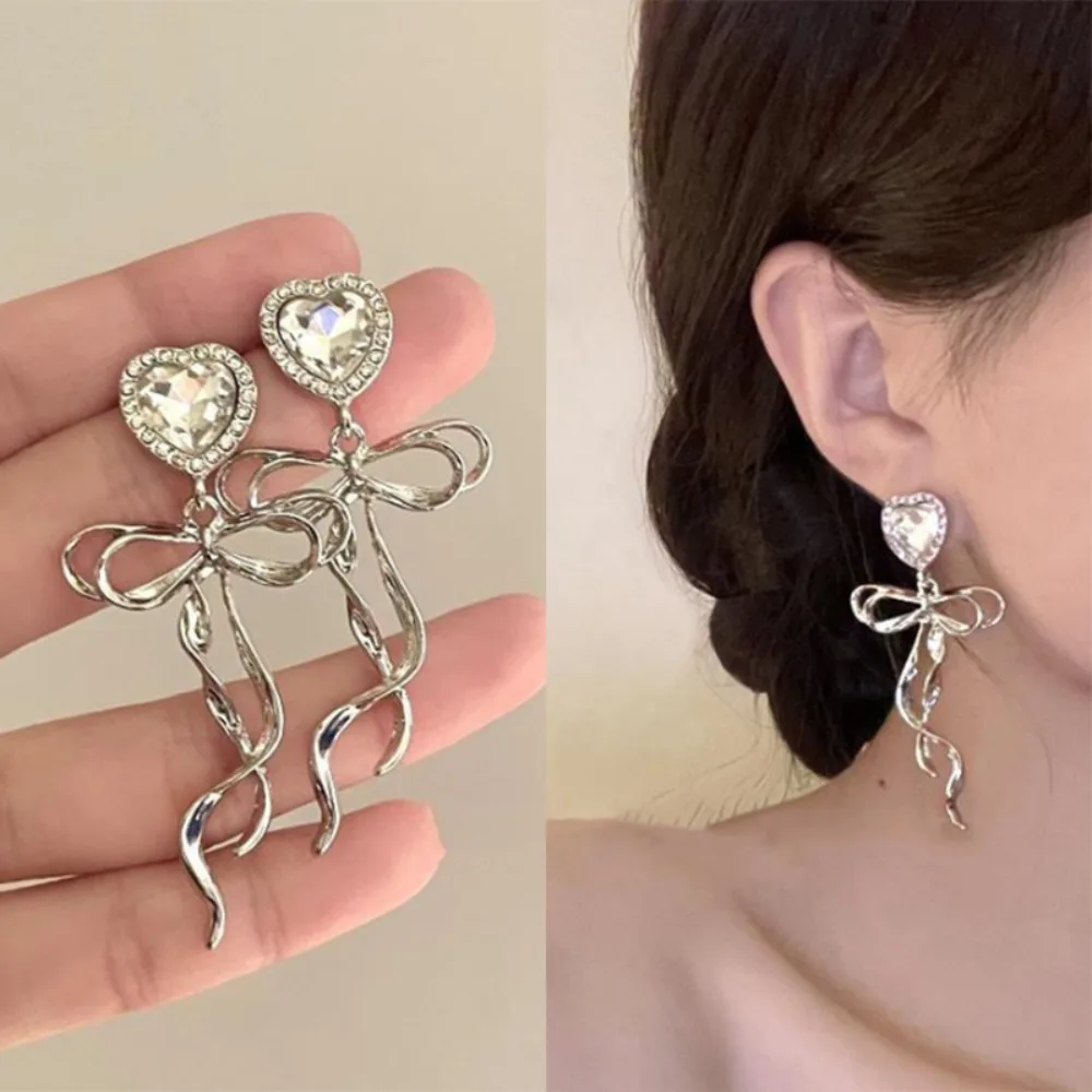 Модные-висячие-серьги-в-форме-бабочки-со-стразами-в-форме-сердца-для-женщин-серебряный-цвет-корейские-легкие-роскошные-серьги-для-пирсинга-y2k