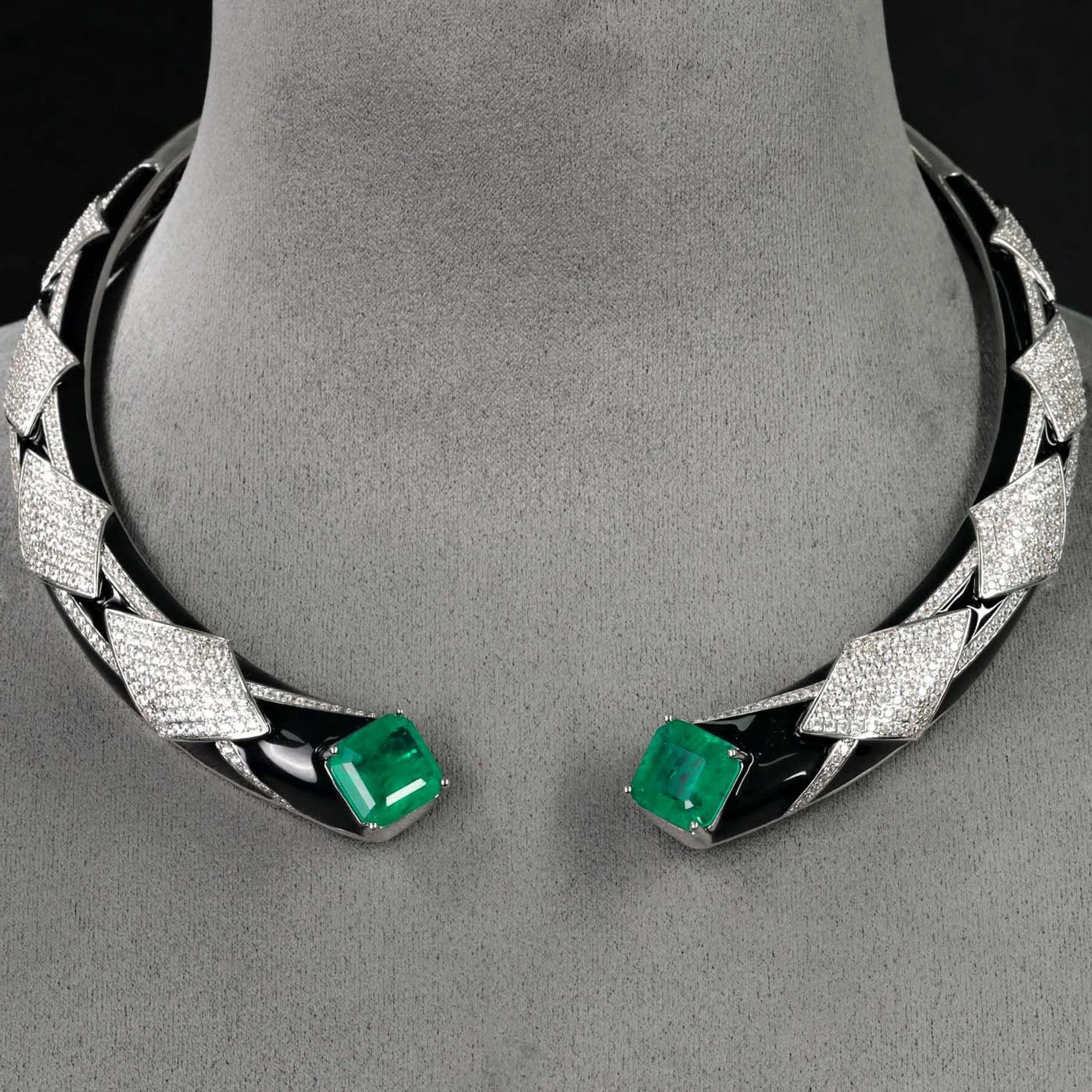 KQDANCE New Luxury Large Ash Cut 12*12mm Lab Emerald Black Enamel Panther Loepard Print Choker Necklace Party Jewelry