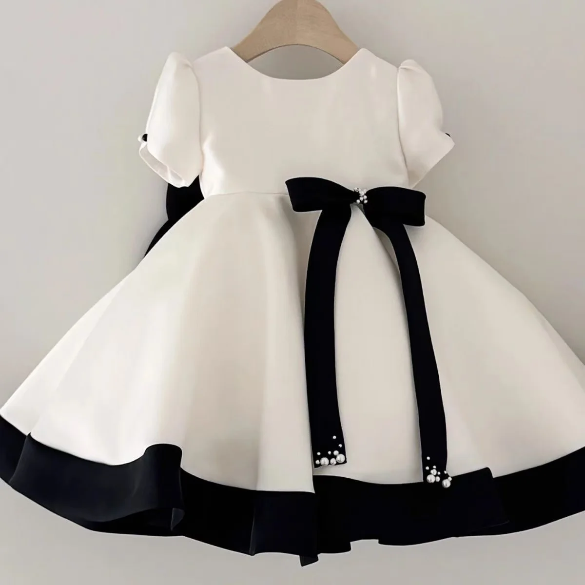 2026-new-baby-girl-dress-birthday-party-fashion-flower-girl-princess-dress-black-and-white-patchwork-bow-dress