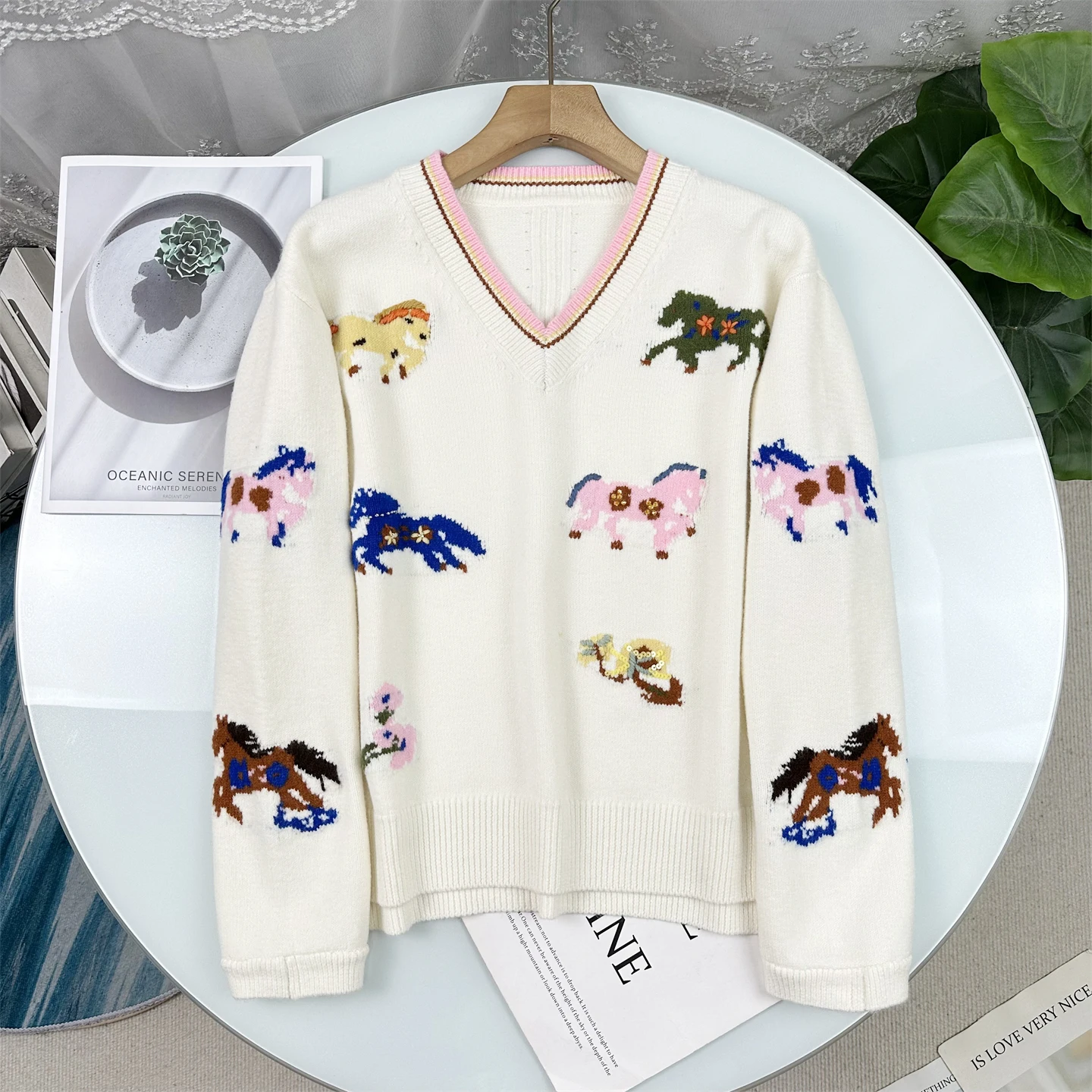 

Элегантный вязаный свитер с V-образным вырезом для женщин, модный тренд Весна 2026, универсальный, с длинным рукавом, вышивкой и узором, свободный крой, трикотаж