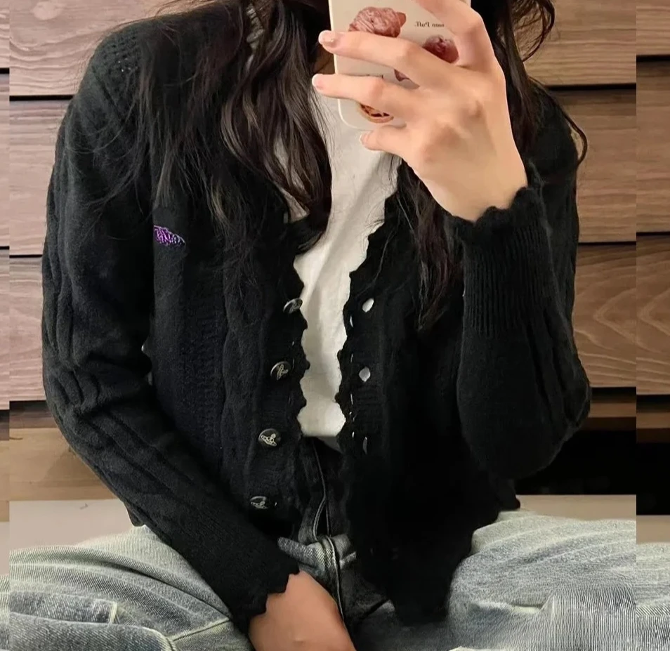 เสื้อคาร์ดิแกนถักคอวีปักลายดาวเสาร์สไตล์วินเทจคุณภาพสูง เสื้อคลุมอเนกประสงค์ทันสมัยผสมผสานขนสัตว์