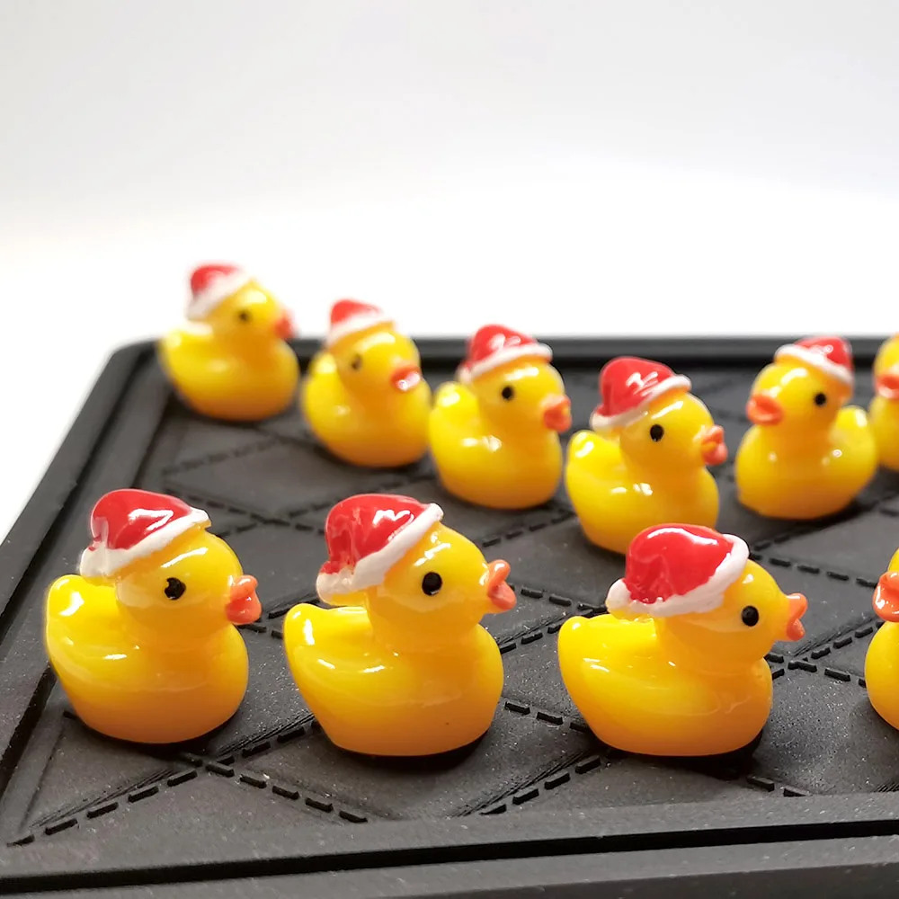 Small Cute Ducks Figurine 5/10 Christmas Hat Aquarium Car Interior Popular Party Toy Decor Fairy Garden Charm Accessories