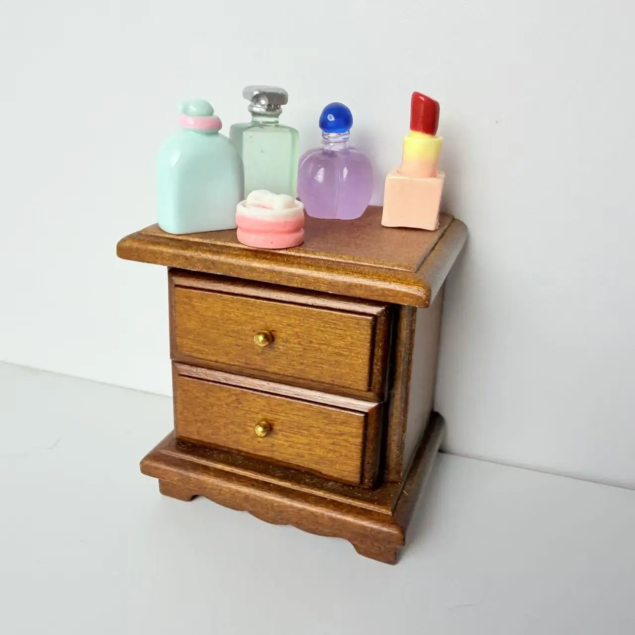 5 pcs/1 set Miniature Cosmetic Models, Lipstick and Perfume Model Ornaments, Miniature Ornaments, Dollhouse Ornaments