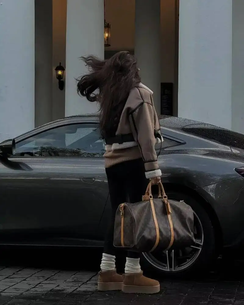 2025 New Synthetic Sheepskin Women's Coat Thickened Thermal Bomber Jacket Y2K Lapel Vintage Winter Fashion