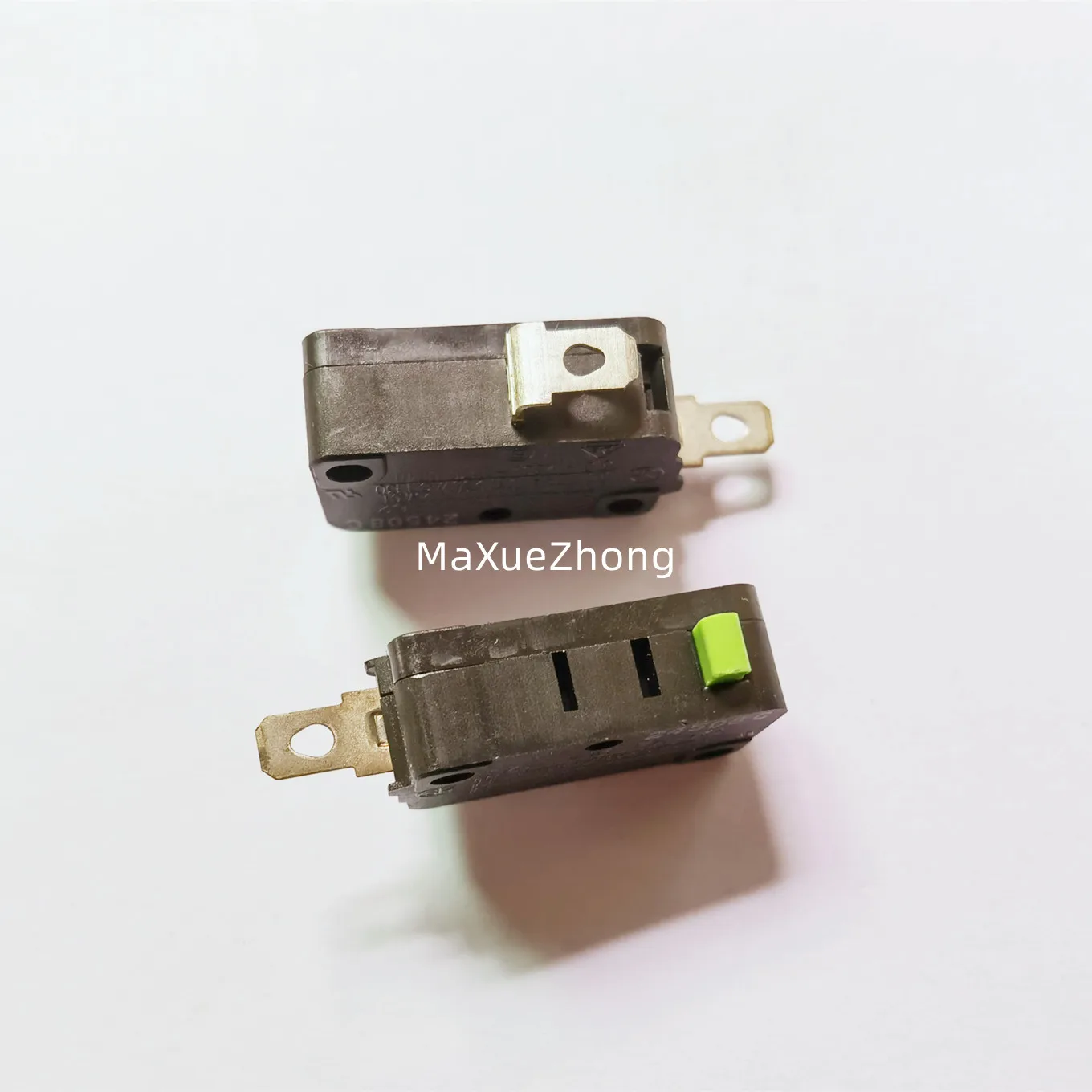 Original new 100% 2pin micro switch 16[3]A250V SZM-V16-FA-62 normally closed LXW-16-3-3 normally open