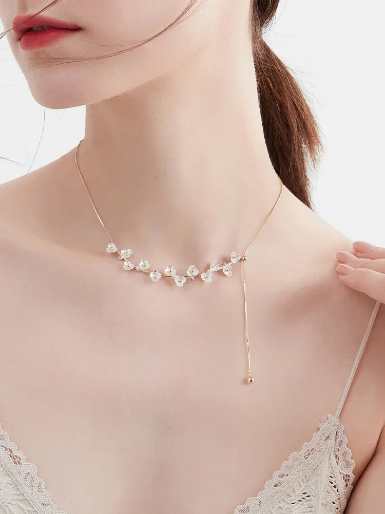 Delicate flower women's light luxury niche design adjustment sweater collarbone neck chain