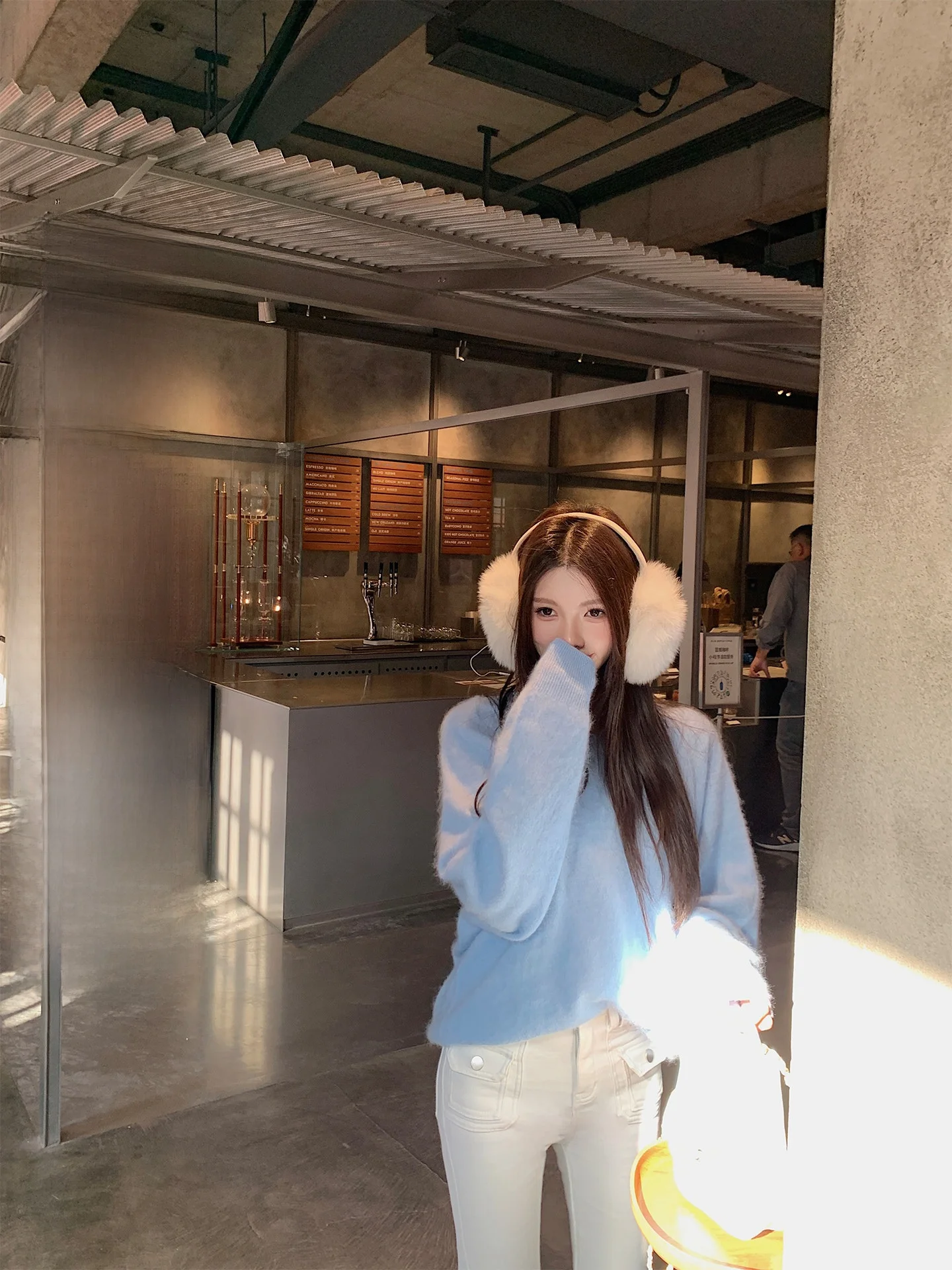 

Chen Jin Island Fine Sl Hooded V-Ne Camere Sweater 28 Pieces Brued Wool Women's Knittedwear Winter Collection