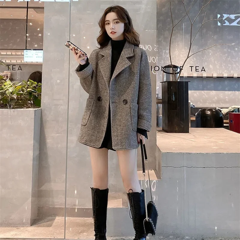 2023 New One Piece Jacket Women\'s Autumn/Winter Korean Edition British Wool Loose Relaxed Solid Color Top Women Winter Coat