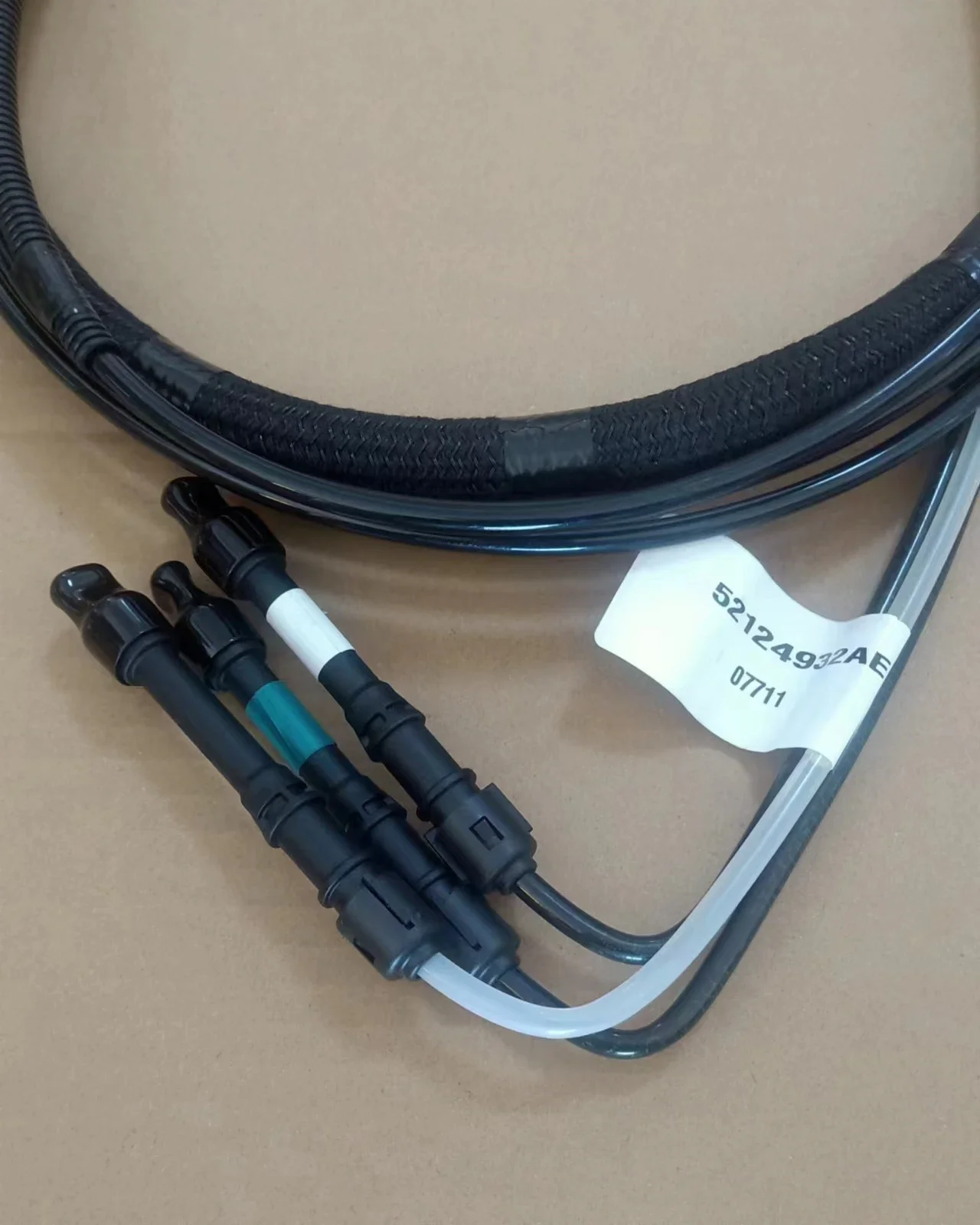 Passend für 2012-2014 Jeep Grand Cherokee Luftfederung kompressor leitung 52124932ae