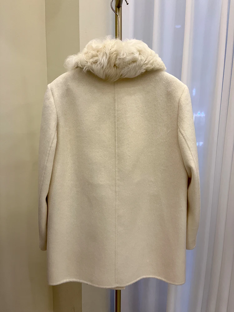 Рисунок 3 - Осенне-зимняя куртка из натурального меха и шерсти