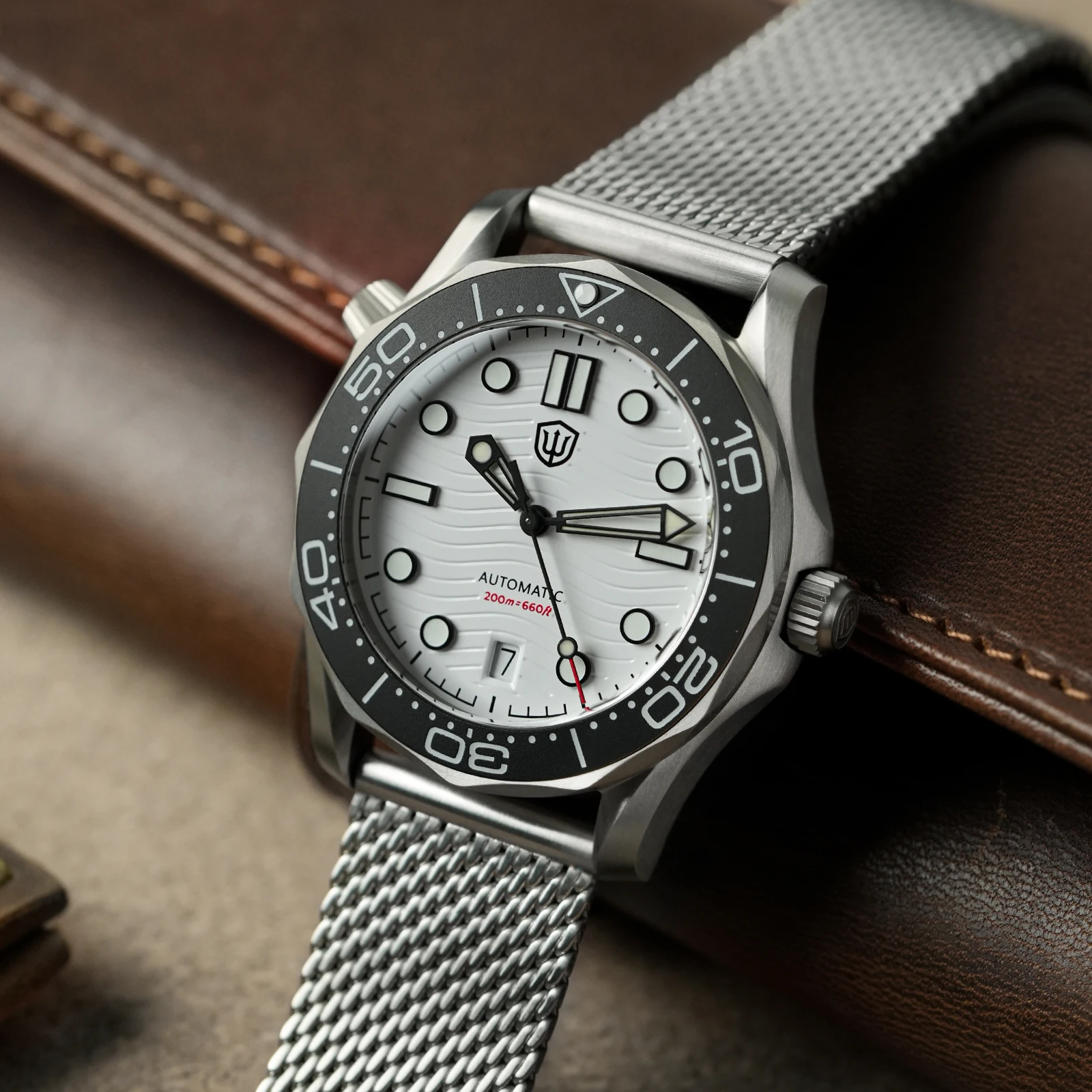 Watchdives WD007 39mm V2 SL3001 Automatische Taucheruhr Titan-Gehäuse Saphirglas 100M Wasserdichtes Ventil Luxus-Herrenuhr – Detail 34