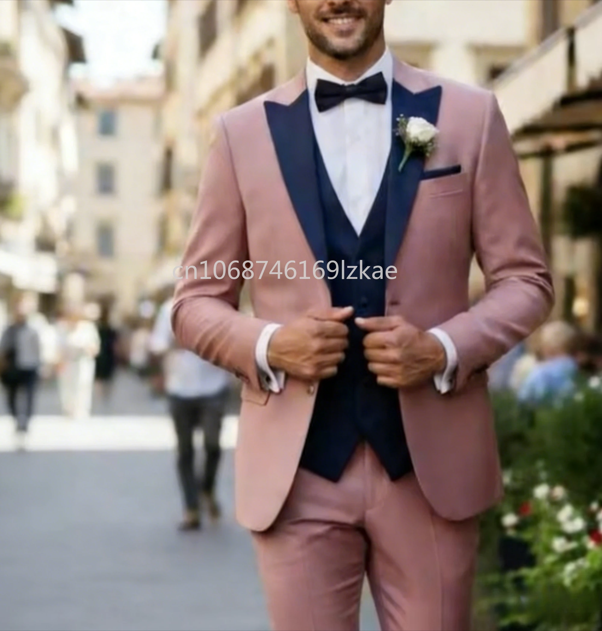 

Новый розово-синий мужской костюм для свадьбы, вечеринки, торжественных мероприятий, жениха, шафера, выпускного, деловых встреч, мужской смокинг, комплект из 3 предметов: пиджак, жилет, брюки