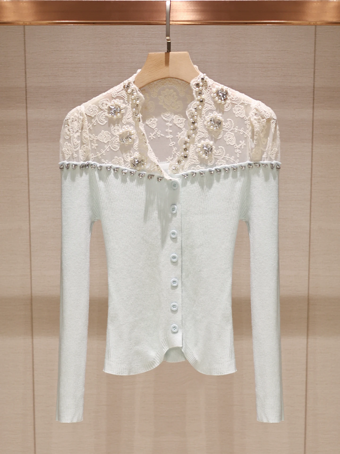 

Женский трикотаж с вышивкой, приталенный, с длинным рукавом, повседневный, модный, с вставками из дрилла, осенняя новинка