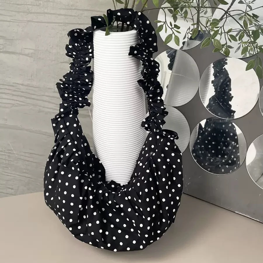 

Korean Sle Polka Dot Folded Dstring Crossbody Bag Nylon Dumpling Bag Women's Bag Trendy Commuter Buet ape Large Size