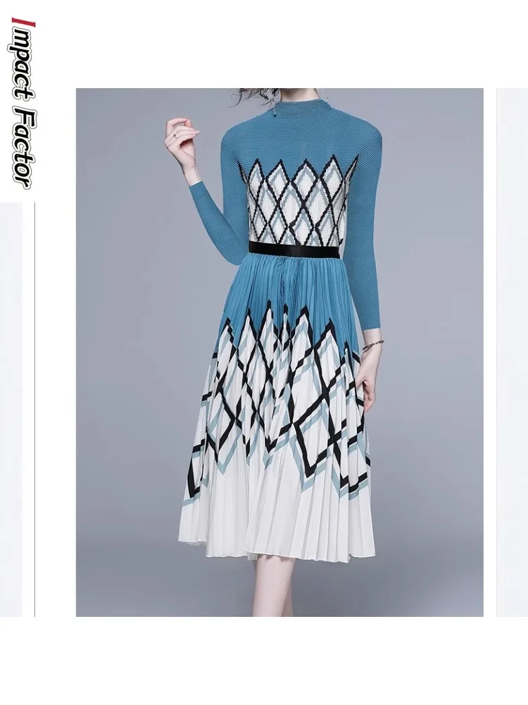 

Summer 2025 New Xiaoxiangfeng Printed Short-sleeved T-shirt Pleated A-shaped Pendulum Closed Waist and Two-piece Dress Women