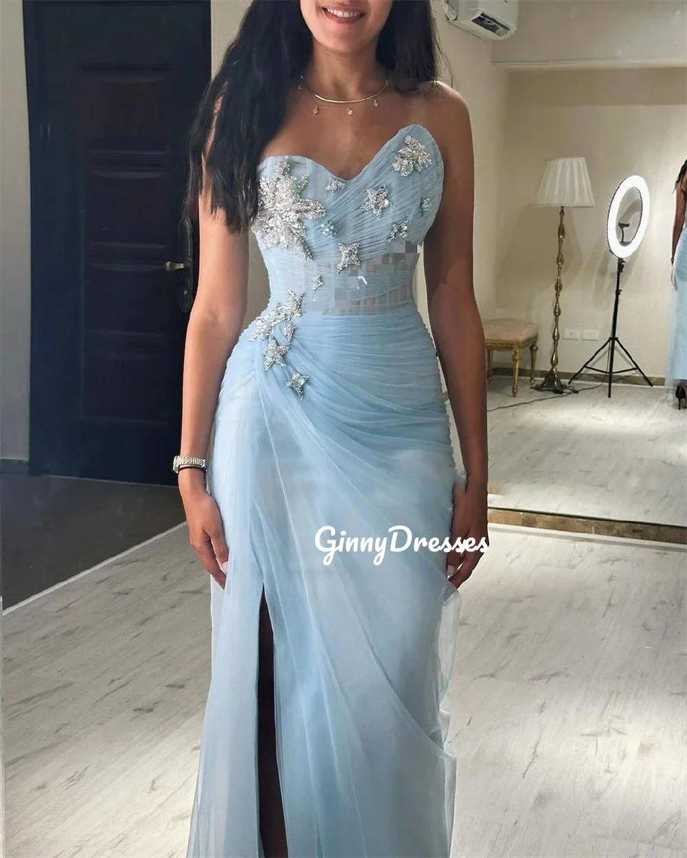 فستان سهرة مخصص من فيستدوس دي فييستا ضياء على شكل حرف a على شكل قلب بطول الكاحل فستان سهرة مكشكش مطرز بدون أكمام وسحاب