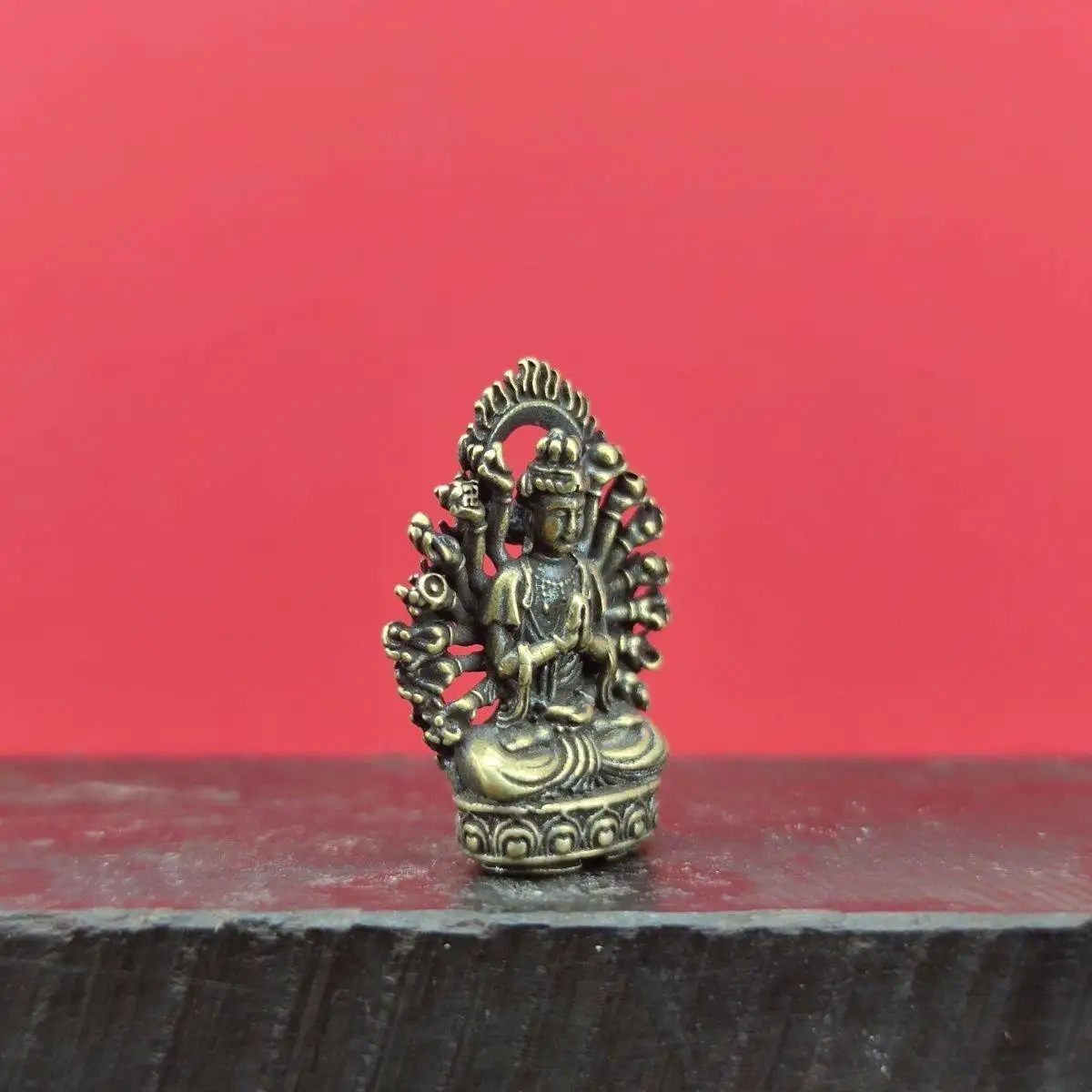 Thousand-Hand Guanyin Buddha Statue Ornament, Brass Bodhisattva for Home Worship, Small Copper Idol