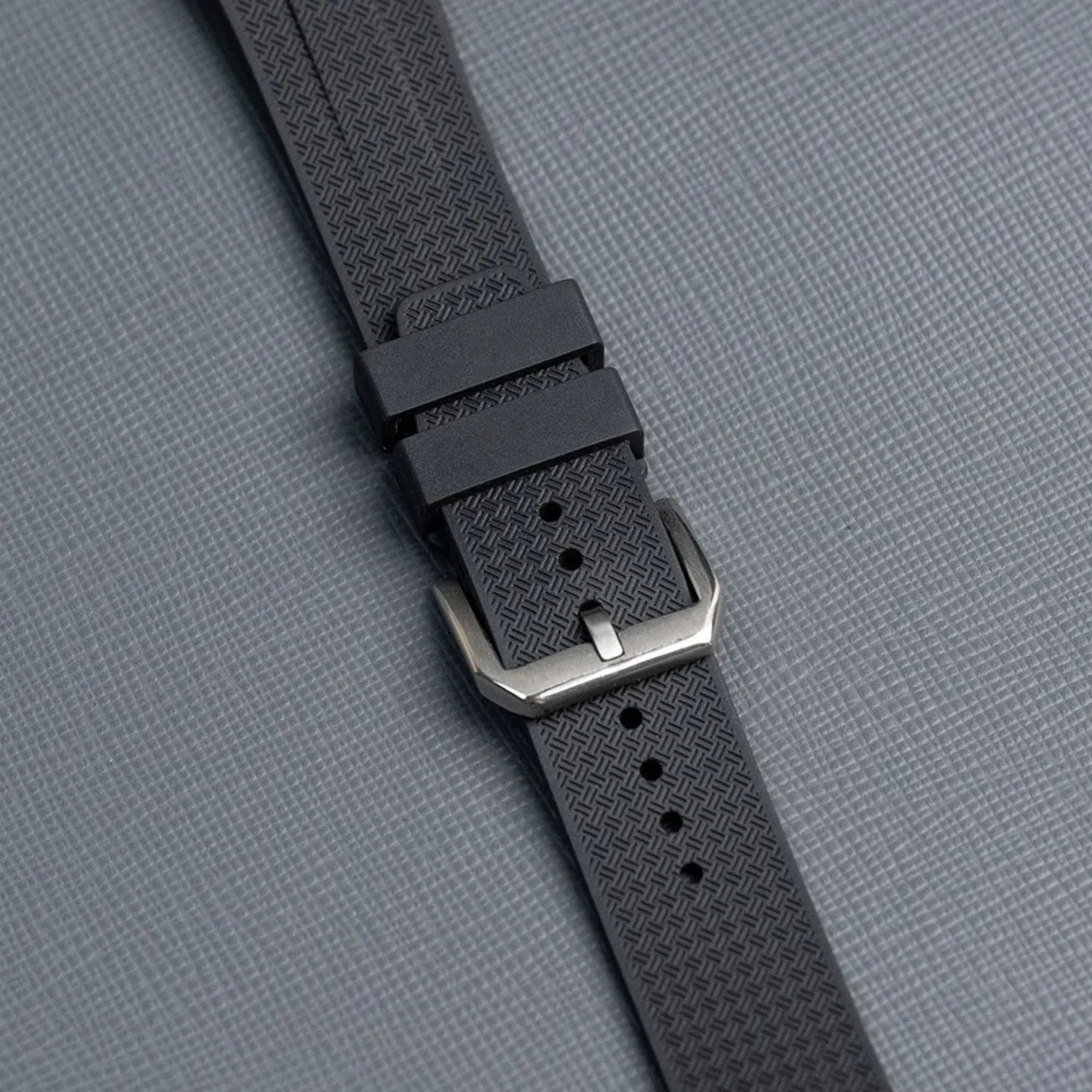 حزام ساعة مطاطي أسود من سيتيزن تسويوسا