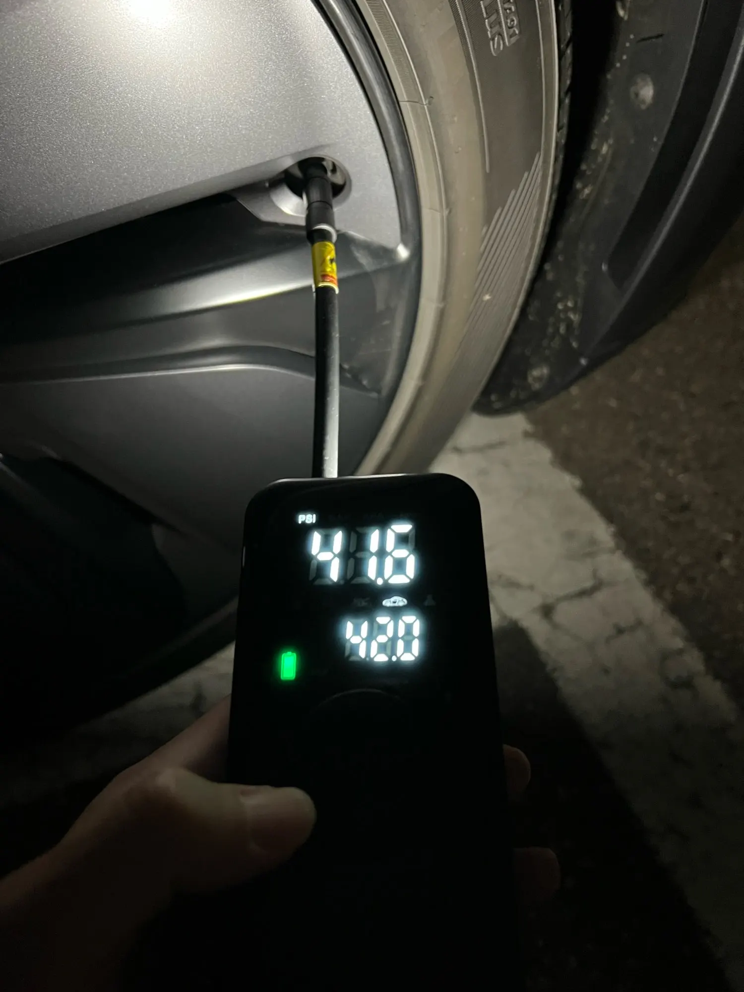 VanVolt AirGo™ Cordless Digital Tyre Inflator - Portable 150 PSI Air Pump photo review