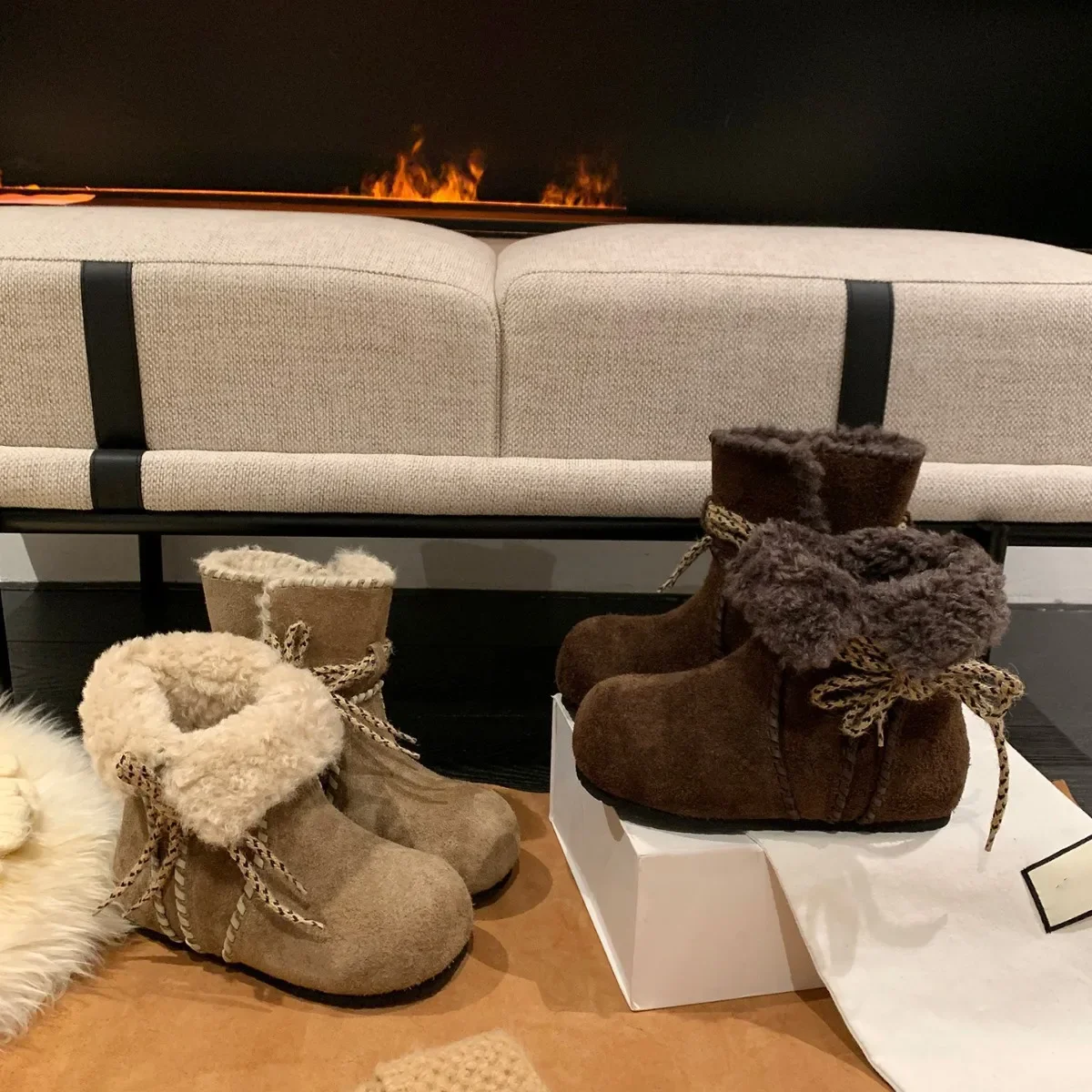 

Теплые замшевые зимние ботинки для женщин, зимние ботильоны с завязками и бантом, нескользящие короткие ботинки, невидимые повседневные ботинки на толстой подошве, модные