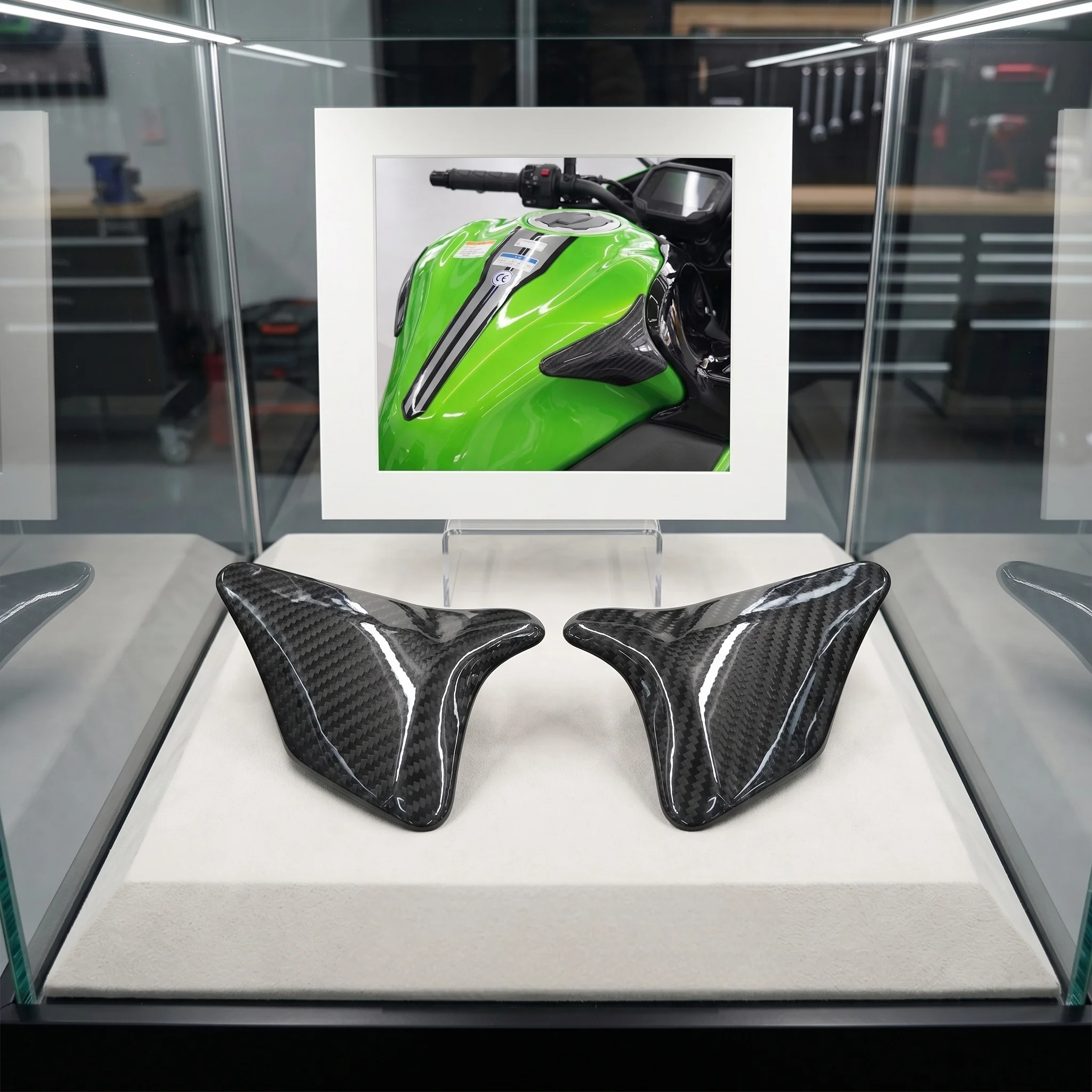 

Carbon Fiber Motorcycle Fuel Tank Cover Falling Protection for Kawasaki Z900 2017-2023