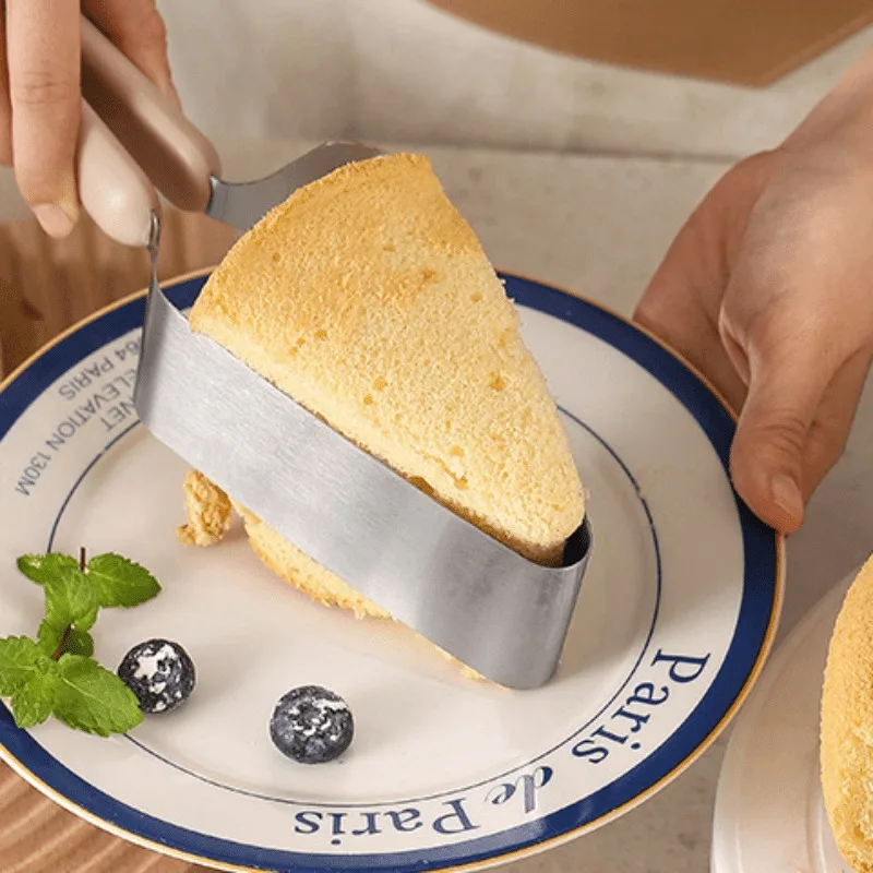 Stainless steel cake divider, integrated cake cutting spatula, non-slip cake slicer, household pizza and layer cake dividing tool