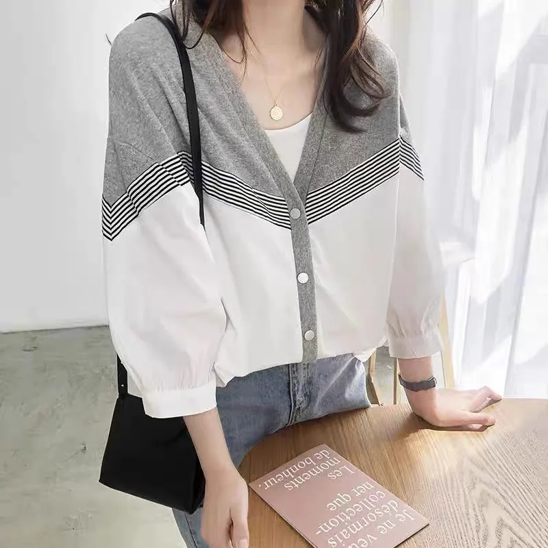 Fashion Patchwork Striped Blouse Women New Classic Contrast Color V-neck 3/4 Sleeve Korean Casual Single-breasted Lady Shirt