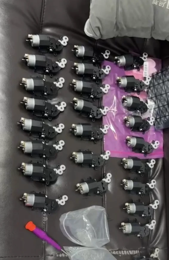 

Q6718-67017 Q5669-60697 Двигатель звездного колеса для HP Designjet T610 T620 T770 T790 T795 T1100 T1200 T2300 Z2100 Z3100 Z5200 Z5400