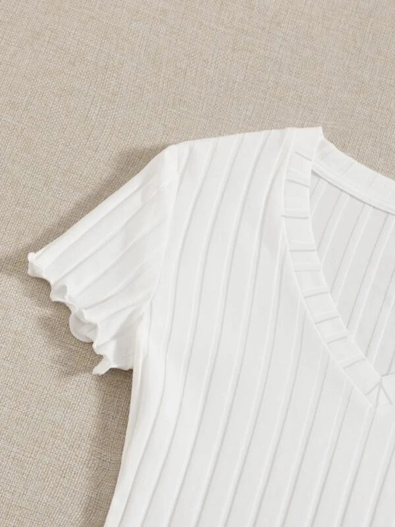 Neues kurzärmeliges, schmales T-Shirt mit V-Ausschnitt, sexy und vielseitiger, eng anliegender Jumpsuit. – Detail 7