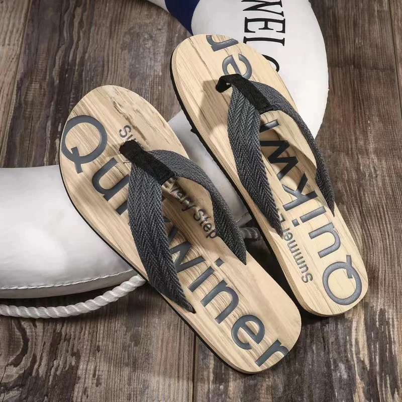 Moda flip flops para homens, sandálias personalizadas ao ar livre, anti-derrapante, sandálias externas clip-on, versão coreana, novo verão 2024