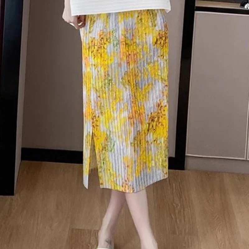 Folded midi skirt  summer drape and slimming designed to cover the hips with elastic waistband, mid length slit pleated skirt