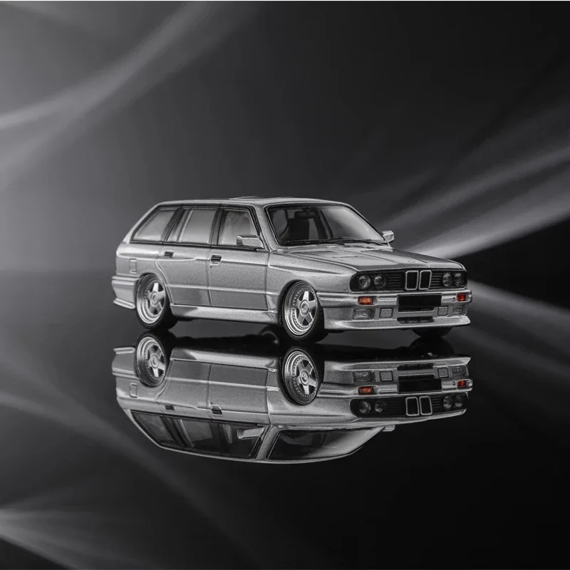 Sterfelijke schaal 1/64 BMW E30 WAGON Limited Edition legering speelgoed motorvoertuig gegoten metalen model geschenken