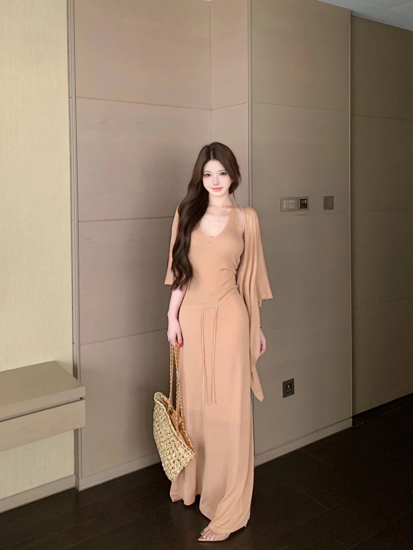 

Летний повседневный вязаный комплект Baoshi из четырех предметов для женщин: модный ансамбль с рукавом 3/4 из лиоцелла для защиты от солнца