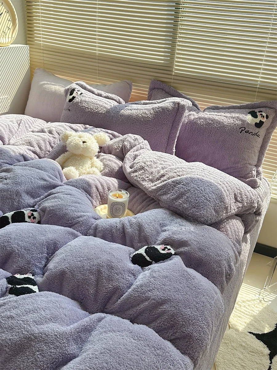 

Thiened Purple Teddy Flannel Four-Piece Set Adorable Soft Panda Winter Milk Velvet Fce Bedding Set Cute Cartoon Design