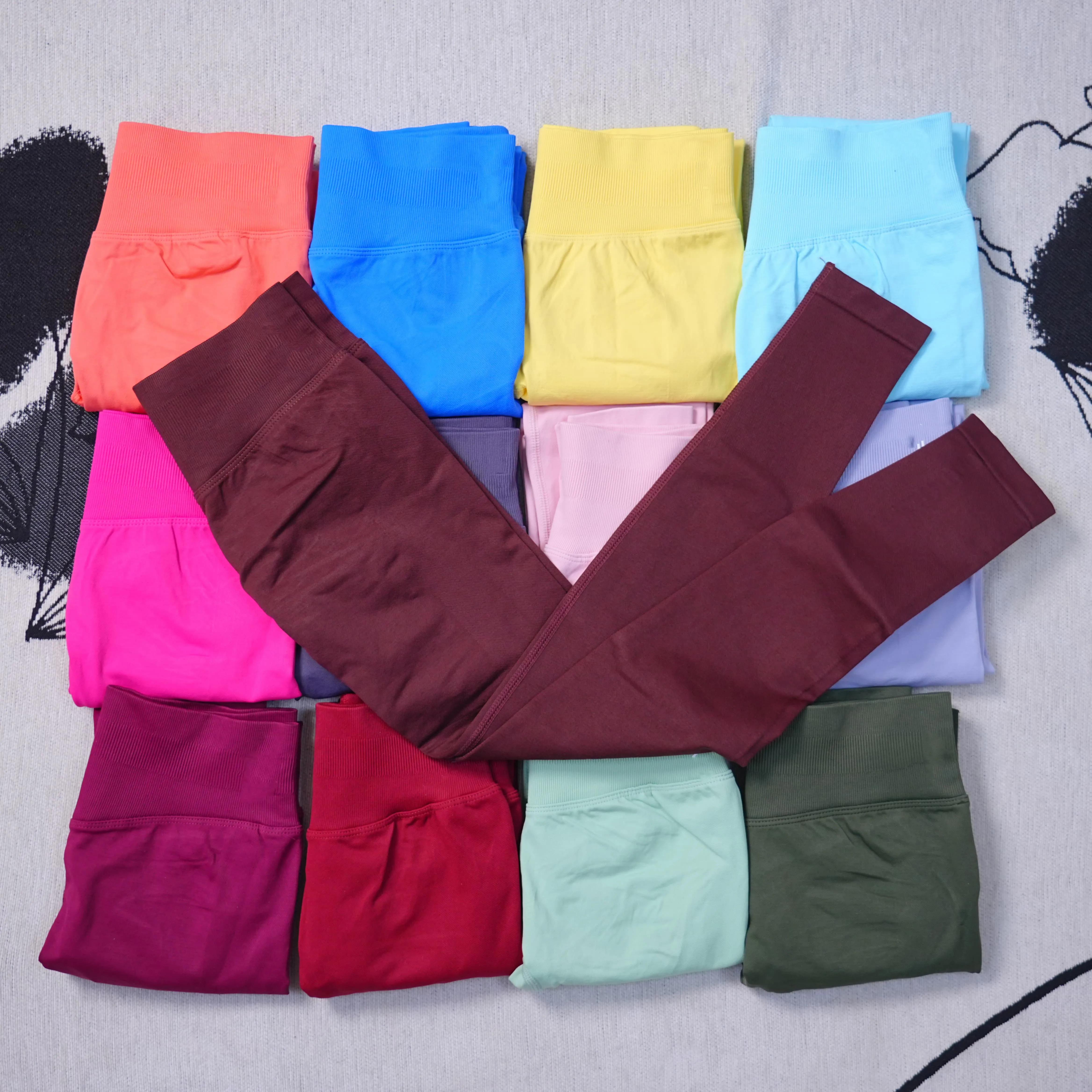 تأثير طماق المرأة منخفضة الخصر بعقب رفع اليوغا السراويل سلس البطن التحكم اللياقة البدنية تجريب الرياضة الجري طماق