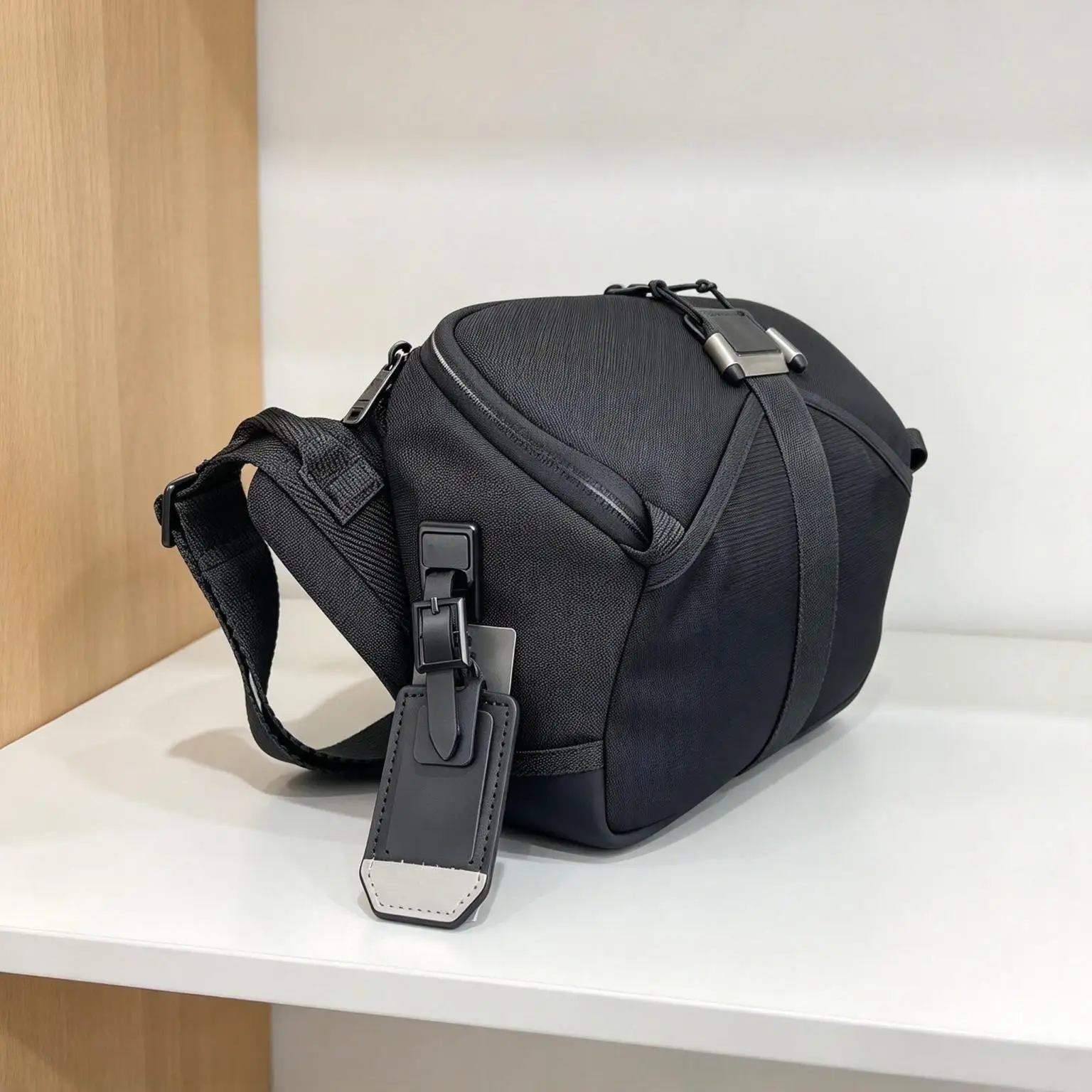 Men Nylon Portable Sling Chest Bag Fashion Versatile Crossbody Single Shoulder Bag for Travel