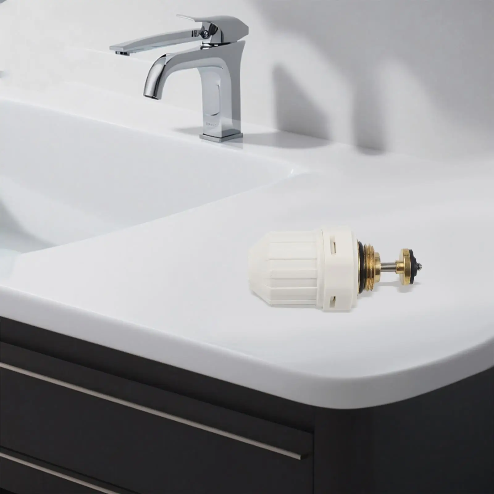 

Герметичный клапан Контроль нагрева Энергоэффективное отопление, как показано на рисунке Простая регулировка температуры Эффективное использование энергии