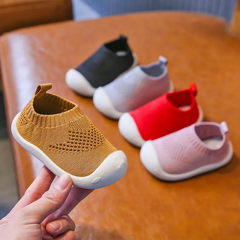 Sepatu anak-anak, sepatu anak-anak musim semi dan musim panas bayi baru sepatu balita bawah lembut bernapas bayi Slip-on rajutan setelan kaki 1-3 tahun 4