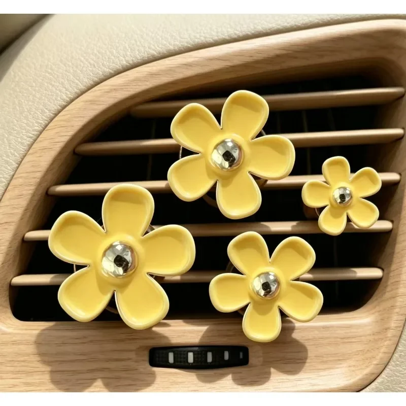 Car Trend Aromatherapy Clip Daisy Alloy Chrysanthemum Flower Car Air Conditioner Decoration Perfume Clip Ornament