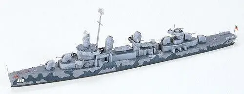 Tamiya 31902 1/700  Model Kit WWII U.S Navy USS Destroyer DD-445 Fletcher